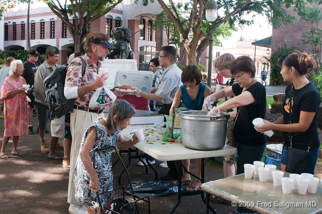 20091031_140409 D300.jpg - Soup Kitchen (held by different local churches) in central Honolulu.   It was a Saturday and the food was local Hawaiin.  I was encouraged to have some of the local food too, but I declined
